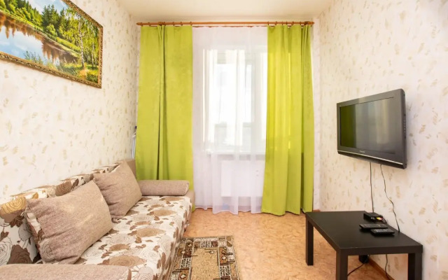 Оdnokomonatnyye U Permskoj Yarmarki Apartments