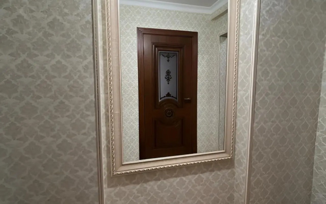 Trekhkomnatnye v Tsentre Kislovodska Apartment