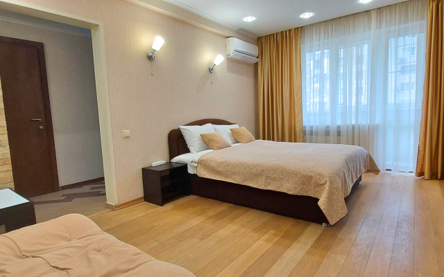 Квартира на Чекистов 21