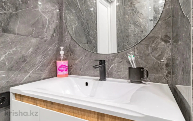 Biryuzovaya Krasotka Flat