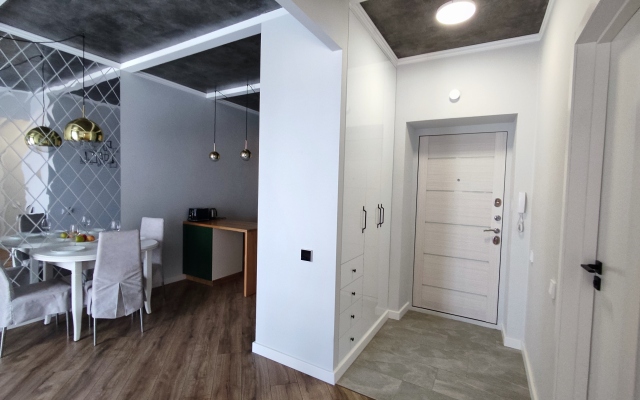 Sovremennaya U Zapadnogo Plyazha Flat