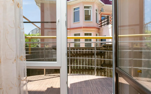 Aleksandros Guest House