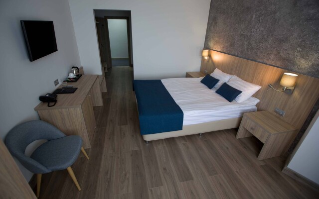 Planeta IQ Hotel