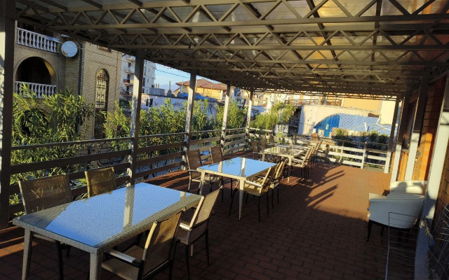Lira Hotel
