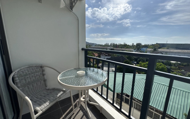 Milaya s Basseynom Ryadom s Morem Flat