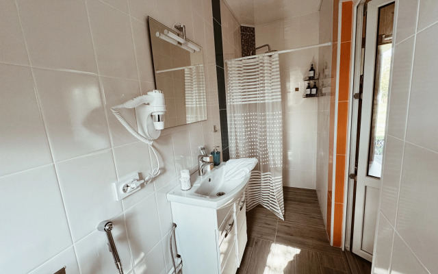Domik U Ozera Bungalow