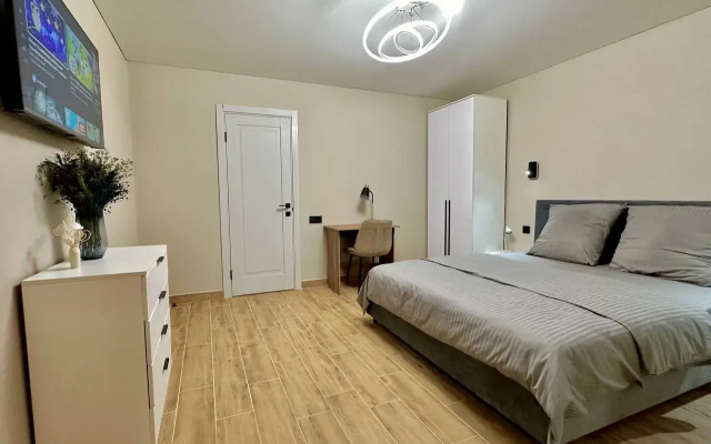 Shikalad Kmv Lyuks V Tsentre 8 Flat