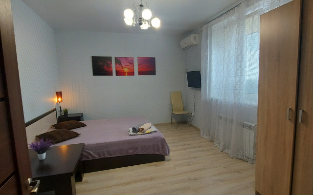 Ryadom S Parkom Gagarina Apartments
