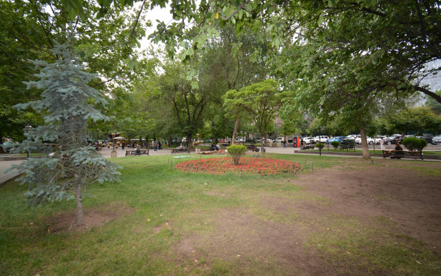 2-K v Novostroyke, Ulitsa Pavstosa Byuzanda, Bu955 Flat