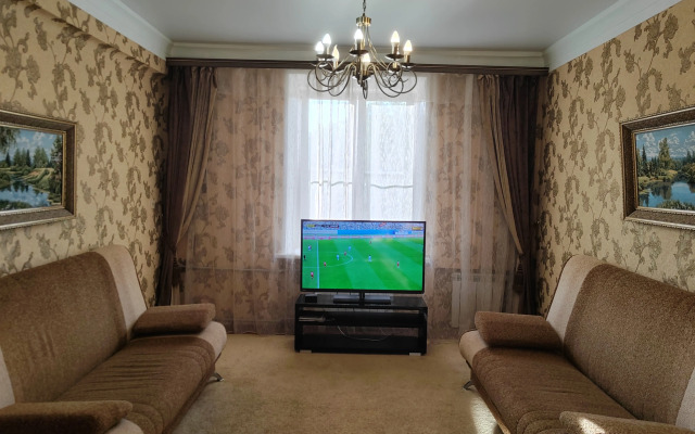 Квартира Большая Двухкомнатная Сталинка на Проспекте Ленина