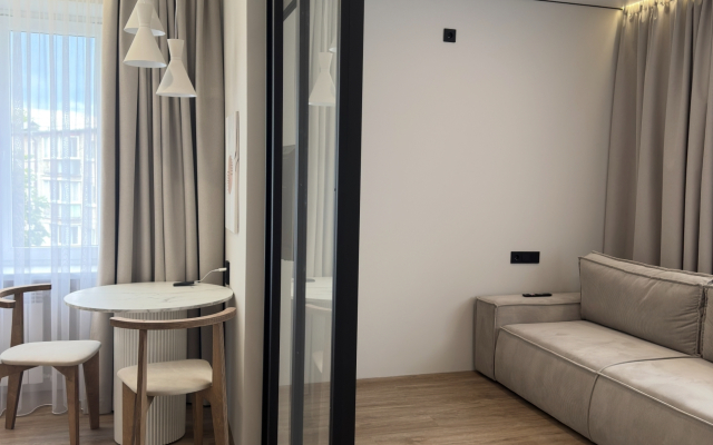Stilnaya Studiya V Tsentre Kaliningrada Flat