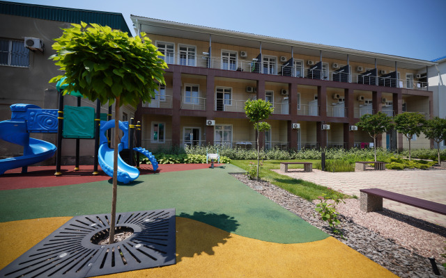 Yuzhnaya Noch' Hotel