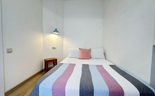 Yutnaya Studiya S Ponoramnimi Oknami V centre Adlera More Flat