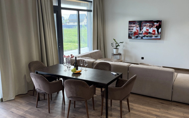 Частный Дом Семейный в Матросово