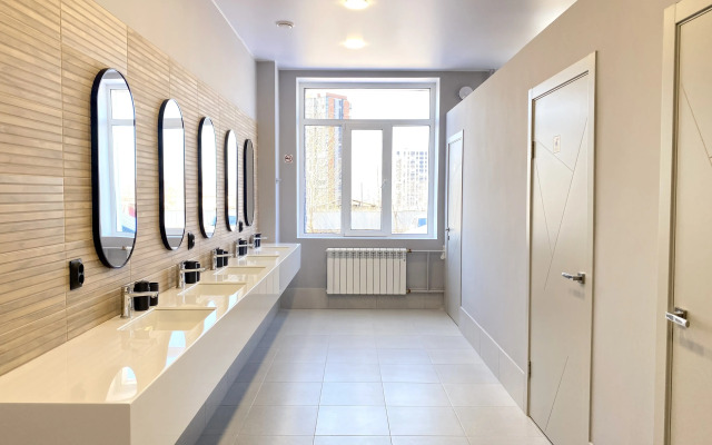 Dekabrist V Geofizicheskom Hostel