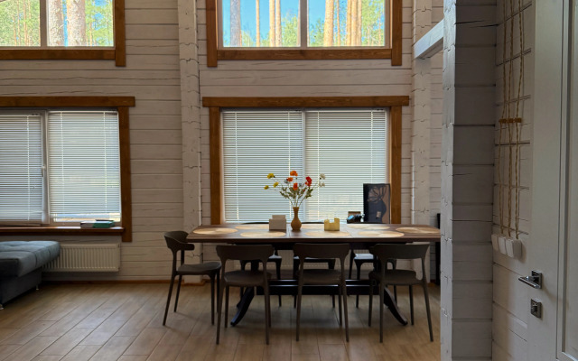 Частный дом Белый и сосны