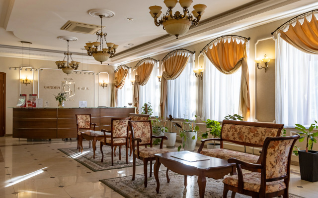 Golden Hotel
