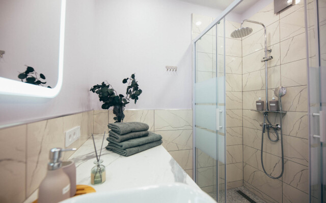 Botanic Room Flat