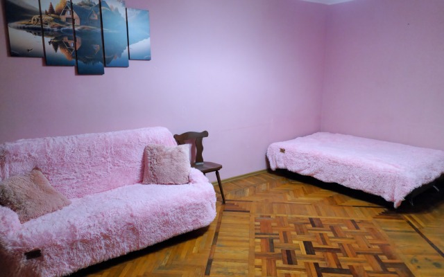 2-Kh Komnatnaya Kvartira Apartments