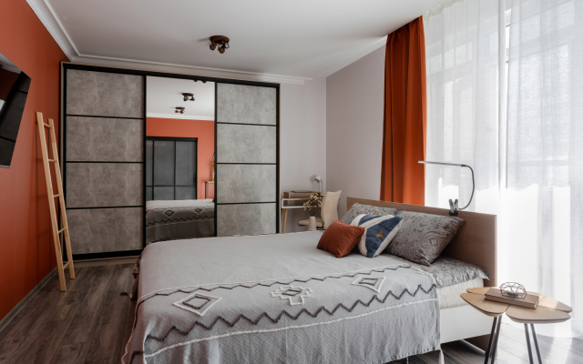 Shikarnaya kvartira u metro Moskovskaya Apartments