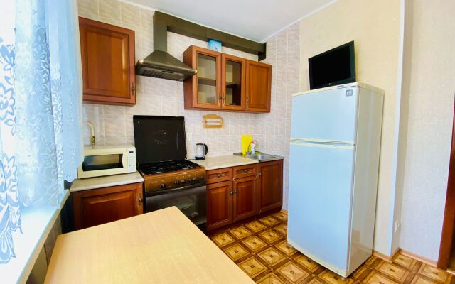 Bulvar Entuziastov 2 B Apartments