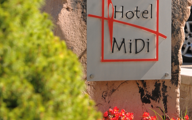 Отель Midi