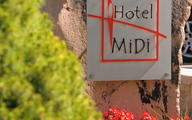 Midi Hotel