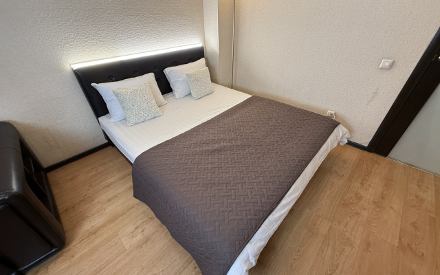 Tut Khorosho Na Schorsa 103 2 Flat