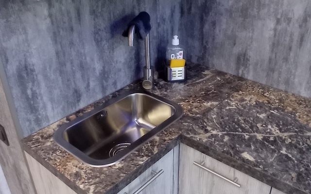 Квартира с квадратной подсветкой