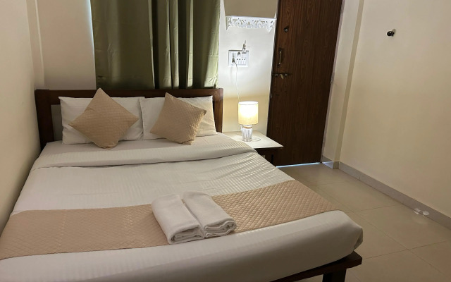 Отель Aqua Wave by YogiTree