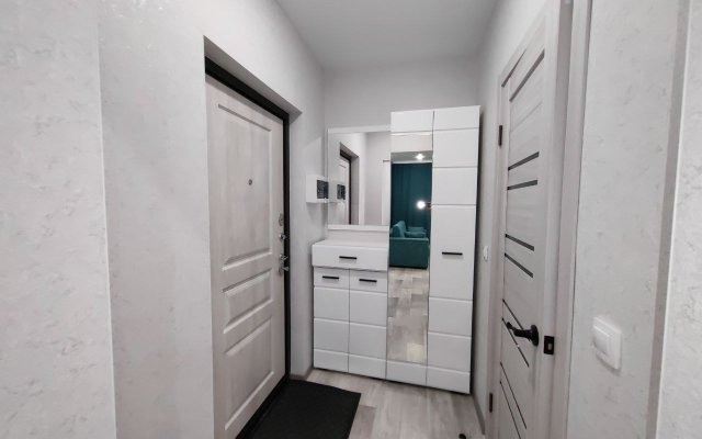 Sovremennaya studiya s vidom na Gorny Vozdukh Flat