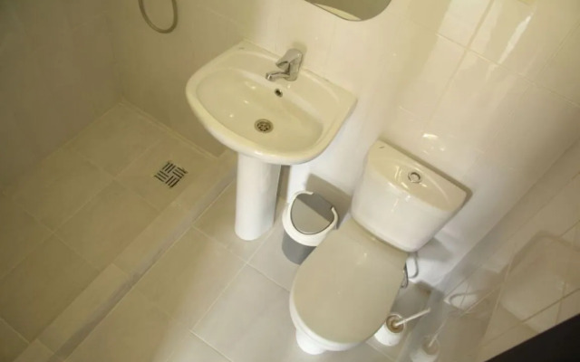 Peak Season 4 Apartments