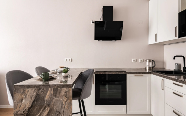 Stil'naya i prostornaya yevrodvushka Flat