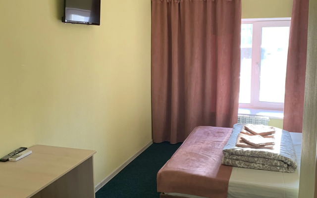 Отель Янрус