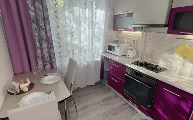 Квартира у метро в тихом зеленом районе