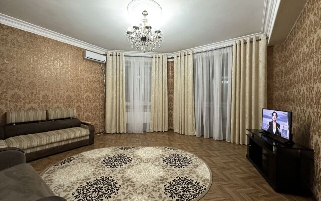 Квартира на проспекте Петра I 121