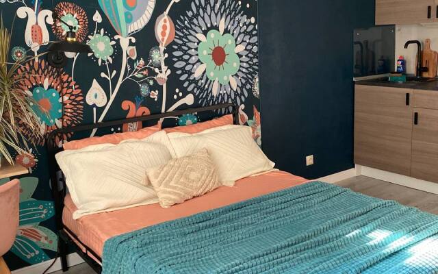 Апартаменты Тишина у Метро и Парка