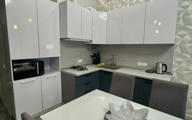 Квартира Просторная студия с террасой напротив отеля Мариотт