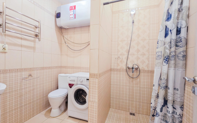 Studiya na tikhoy ulitse s krasivym fontanom vo dvore Flat