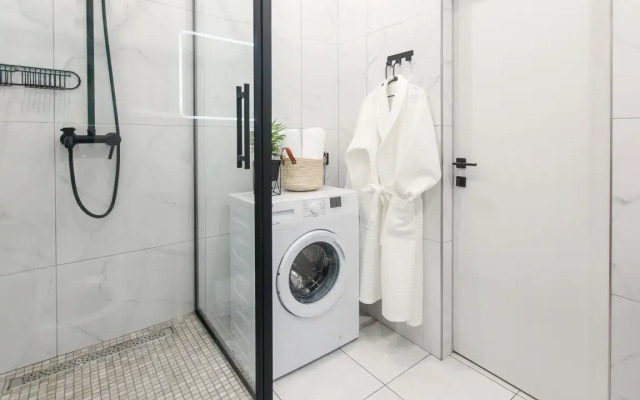 Uluchshennye s Krovatyu i Divanom v Istoricheskom Centre 37m Apartments