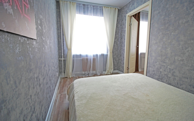 2kh Komnatnye Apartamenty U Zhd Vokzala Flat