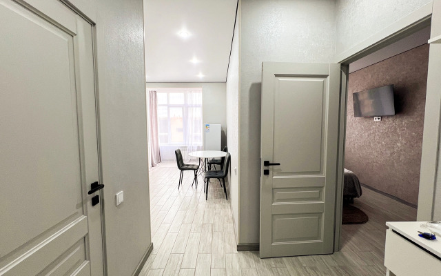 Apart Mv Na Sovestkoy 123/2 Apartment
