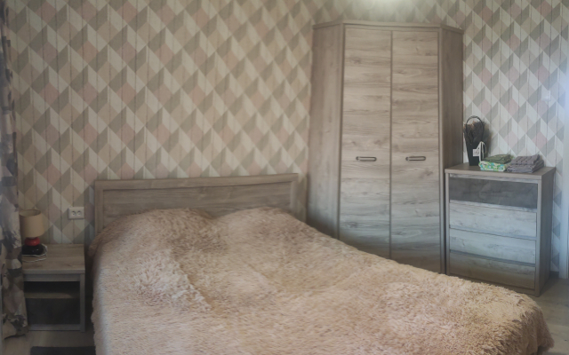 Svetlaya 3-komn. na Grebnom kanale Flat