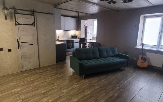 Loft V Tsentre Bresta Flat