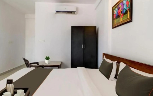 Отель Aqua Wave by YogiTree