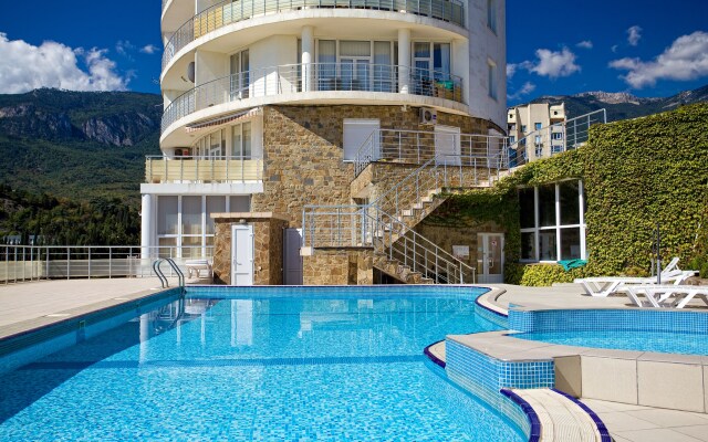 Belyij Dom V Gurzufe Na Stroitelej Guest House