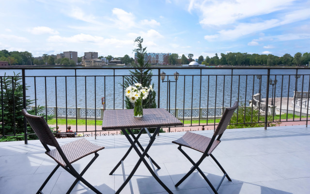 Апартаменты Riverside by Pavlov