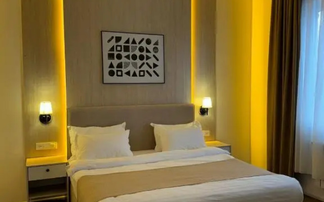 Uno Jalal-Abad Hotel