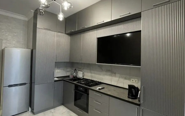 Novaya S Vidom Na Reku Flat