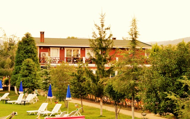 Club Grand Becassier Guest House